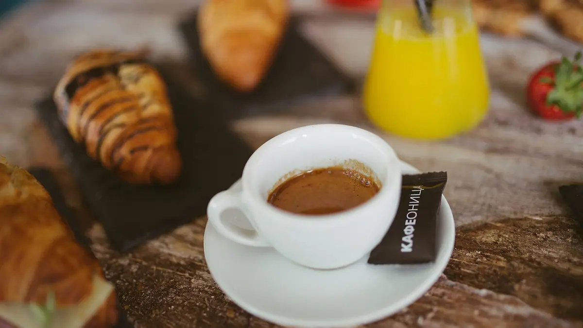 Morden's Bakery & Cafe – bakery & café in Cwm Talwg, Barry